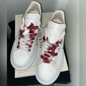 Alexander McQueen Burgundy US 11 Mens